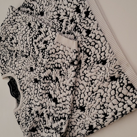 French Connection Black&White Pullover Sweater - Picture 9 of 16